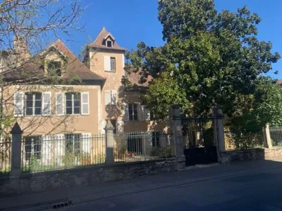 Konak Satılık 46400 SAINT-CERE FR
