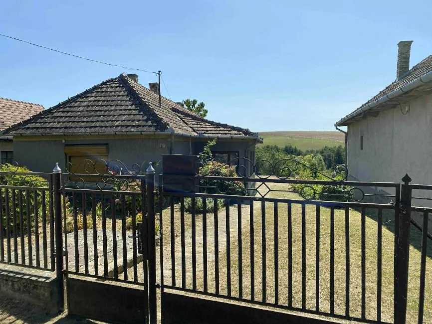 Ev Satılık - 8934 Bezeréd HU Image 1